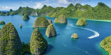 Why Are the Remote Islands of Indonesia So Appealing to Adventurers?