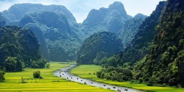Why Is Vietnam’s Ha Long Bay Considered a Natural Wonder?