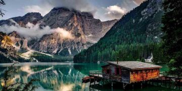 What Makes a Great Travel Guide?